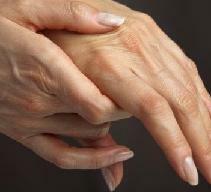 Mitä tehdä, jos sormien liitokset ovat tuskaa: syyt ja hoito